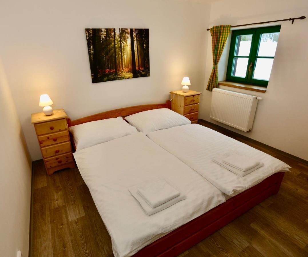 Chata Rozhlas Železná Ruda Esterno foto